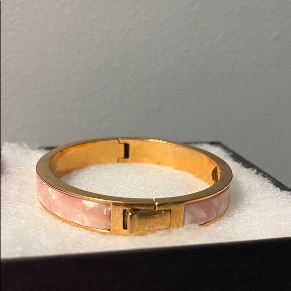 Kate Spade - Hole Punch Spade Hinge Bangle - Picture 3 of 6